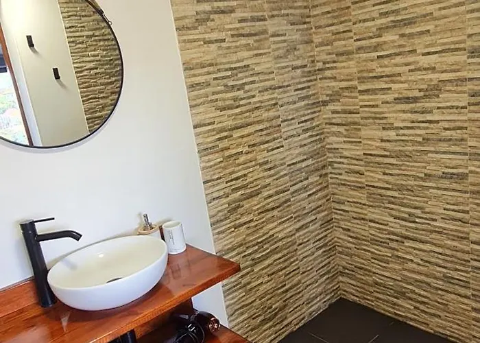 Refúgio Regadinhas Santa Cruz (Madeira)